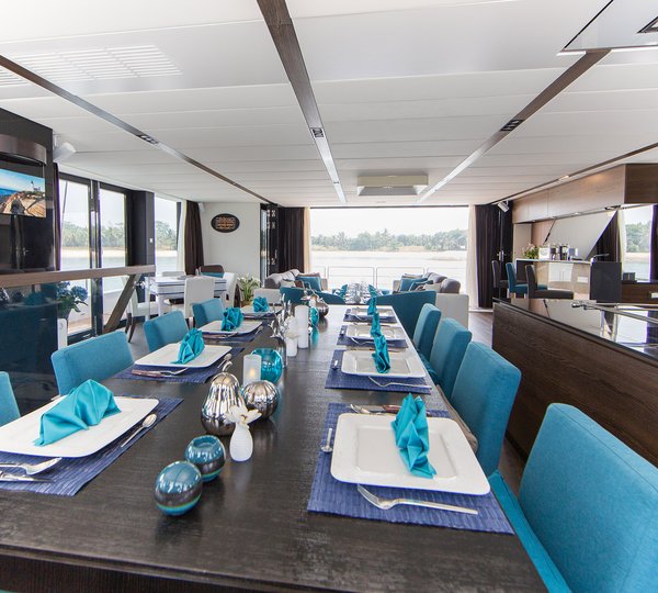 Catamaran Eagle Wings - Sunreef Yachts - dining