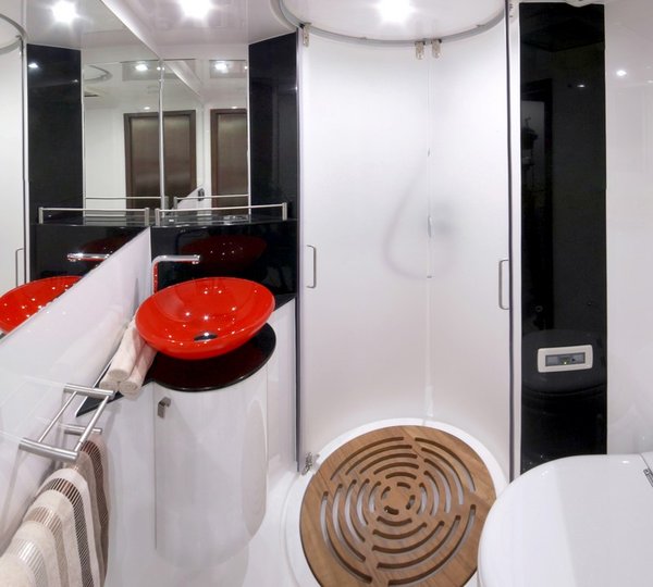 Catamaran FOREVER -  Guest Ensuite