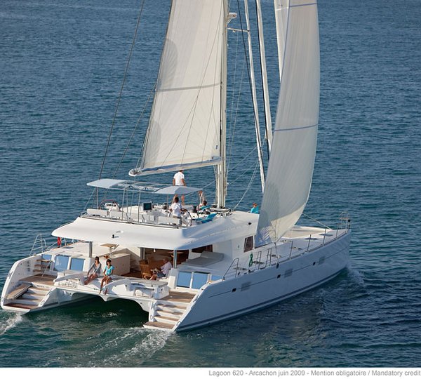 Catamaran GO FREE -  Aft View