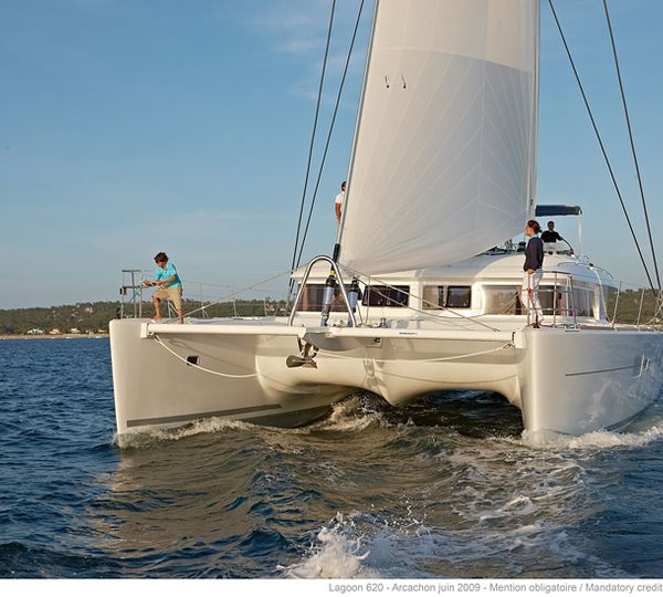 Catamaran GO FREE -  Forward View
