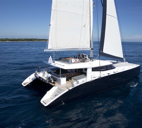 Catamaran LEVANT - Aft View