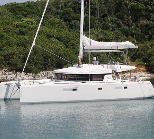 Catamaran LOTUS - Main