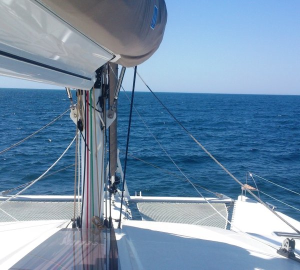 Catamaran MAGEC -  Foredeck