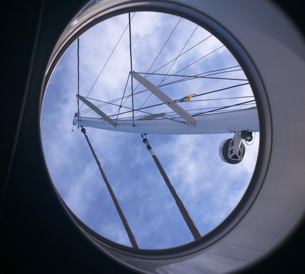 Catamaran MAGEC -  Hatch