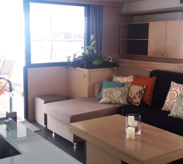 Catamaran MAGEC -  Main Salon
