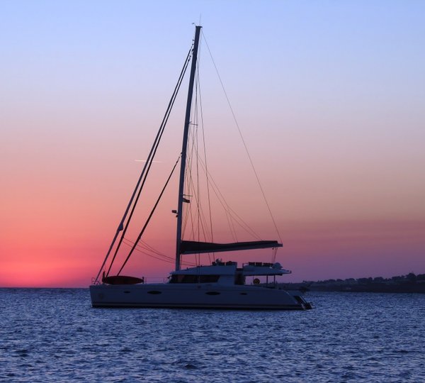 Catamaran MAGEC -  Sunset