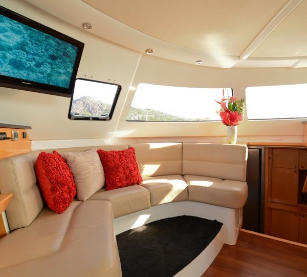Catamaran NKALINDAU - Salon Seating