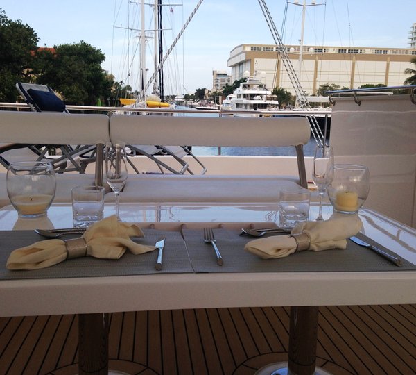Catamaran SOMETHING WONDERFUL - Al Frresco Dining