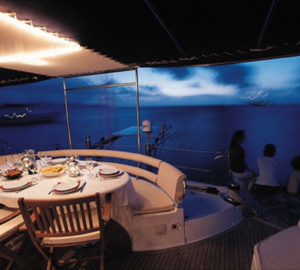 Catamaran WHALE - 006