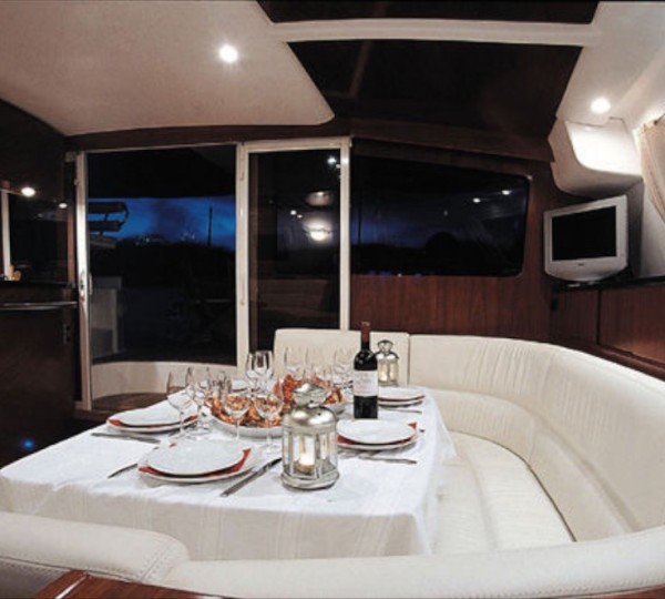 Catamaran WHALE - 009