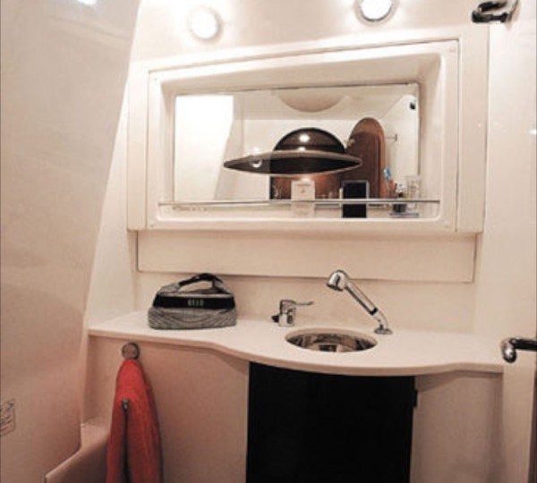 Catamaran WHALE - 010