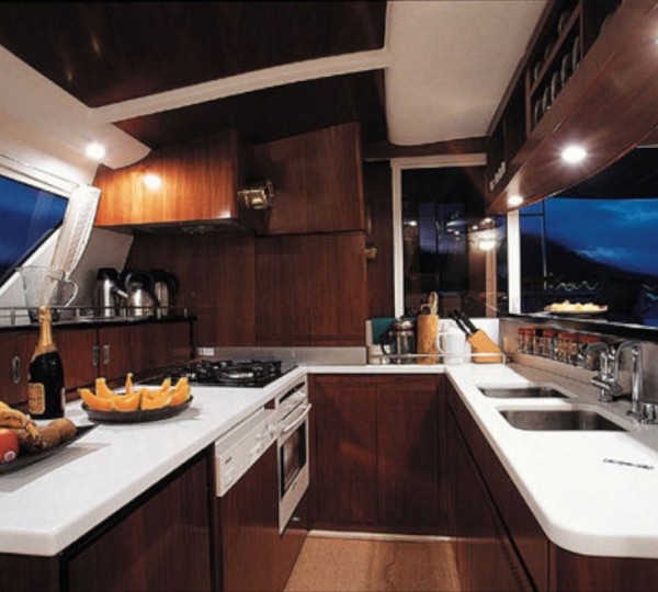 Catamaran WHALE - 012