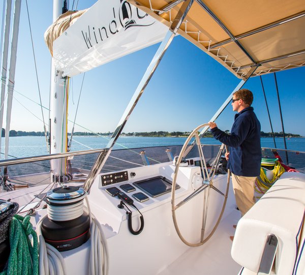 Catamaran WINDQUEST - Helm