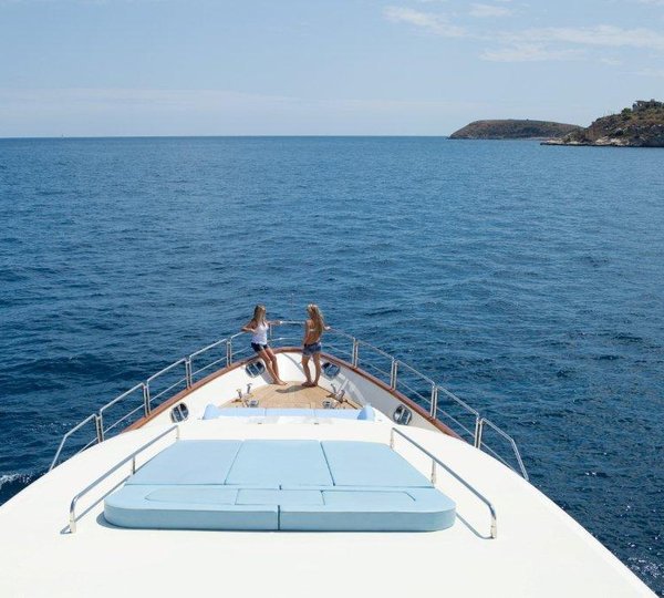 Charter yacht ITACA CLUB - Bow