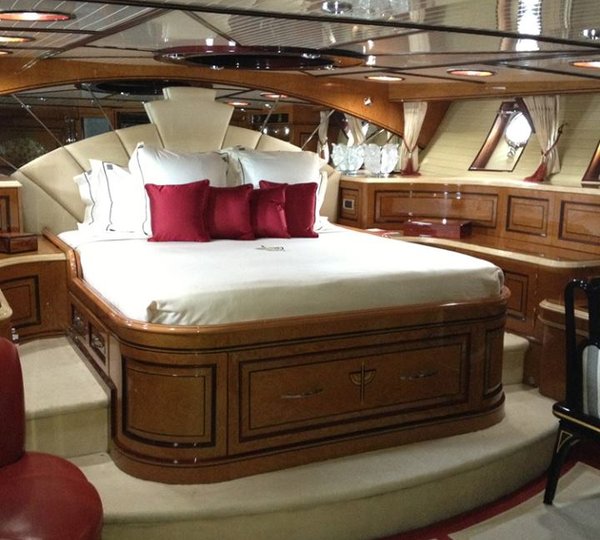 Classic Motor Yacht Atlantide - master stateroom