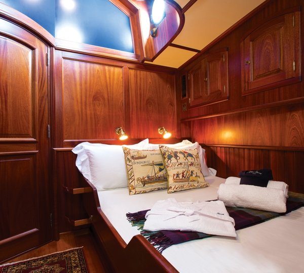 Classic SY SILVER SPRAY - Double cabin