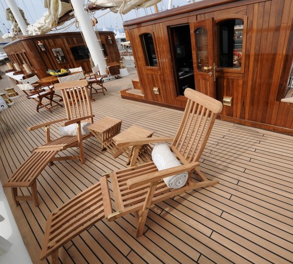 Classic Sailing Yacht XARIFA -  Sun Loungers