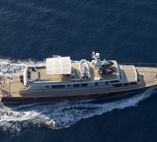 Classic Yacht TEMPEST WS - From Above