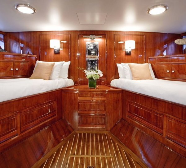 Classic Yacht THE HIGHLANDER -  Aft Twin Cabin