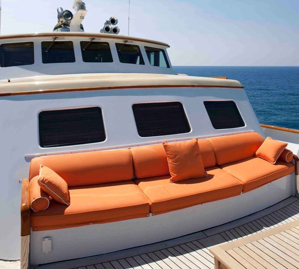 Classic Yacht THE HIGHLANDER -  Foredeck