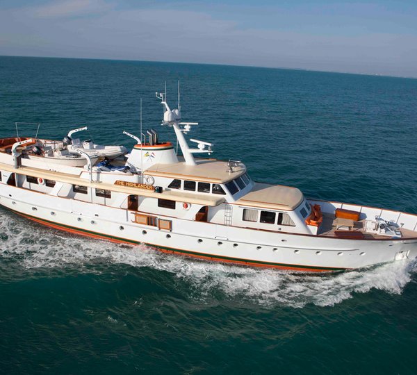 Classic Yacht THE HIGHLANDER -  Main