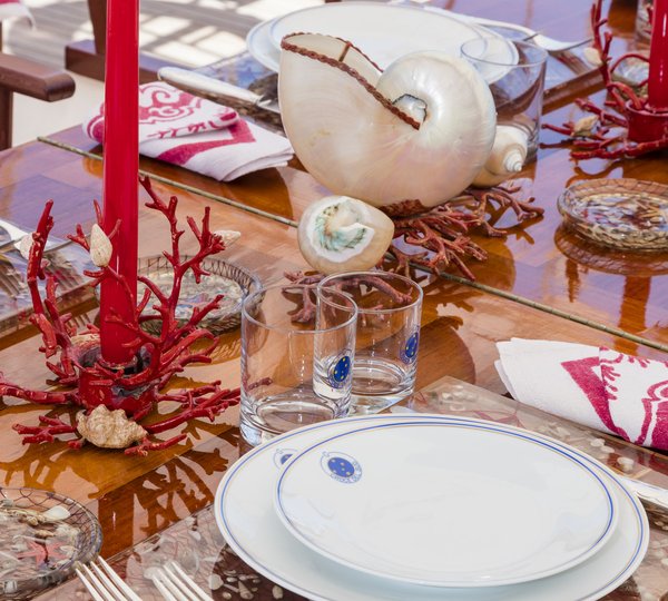 Classic sail yacht CROCE DEL SUD - Table Setting