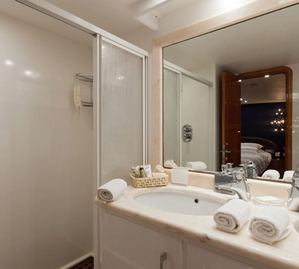 Classic yacht DUNE -  Ensuite