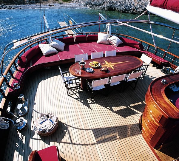 Cobra Queen - On Deck