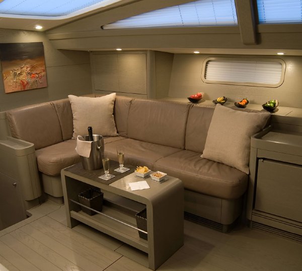 Crackerjack - Saloon Settee