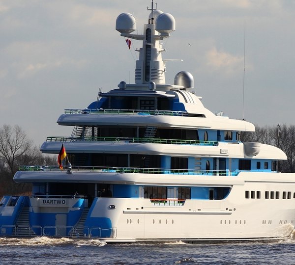 DARTWO superyacht - aft view - Photo by DiFoo