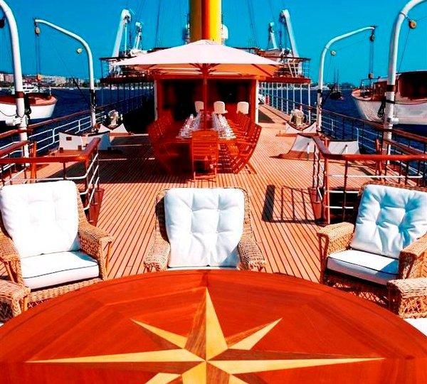 DELPHINE - Promenade Deck