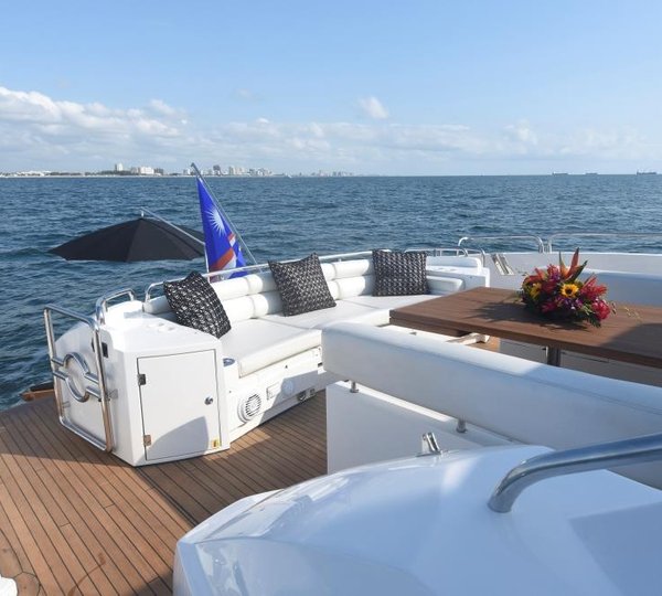 DOUBLE D - Aft deck 2
