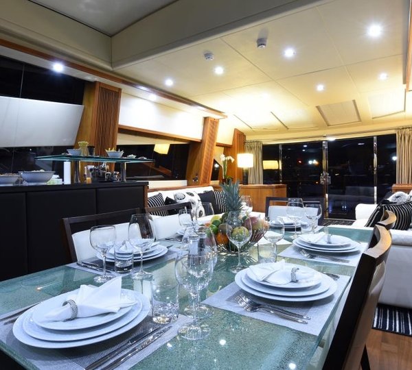 DOUBLE D - Formal dining detail