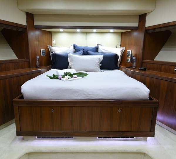 DOUBLE D - VIP cabin