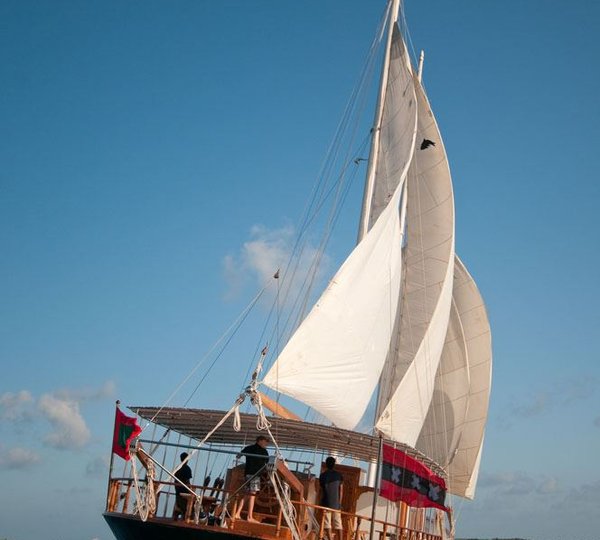 DREAM VOYAGER -  Aft View