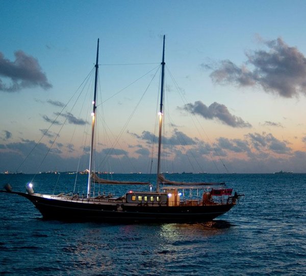 DREAM VOYAGER -  At Sunset