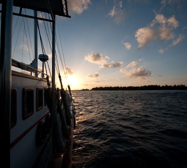 DREAM VOYAGER -  Starboard Side