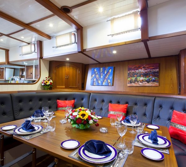 Dallinghoo  - Salon dining