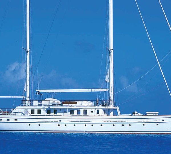 Dione Star - Photo Courtesy of Dione Star (2)