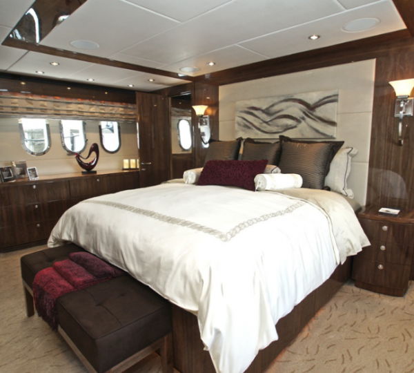 Donna Marie Yacht - Owner Stateroom