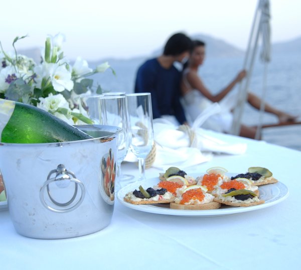 ECCE NAVIGO -  Detail