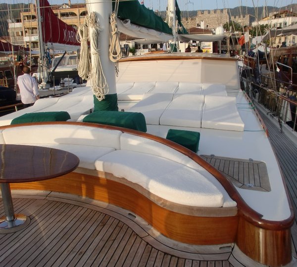 ECCE NAVIGO -  Forward seating and lounging