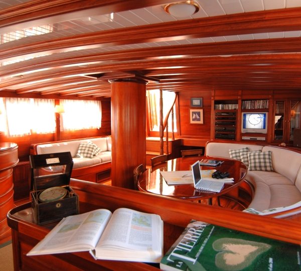 ECCE NAVIGO -  Salon