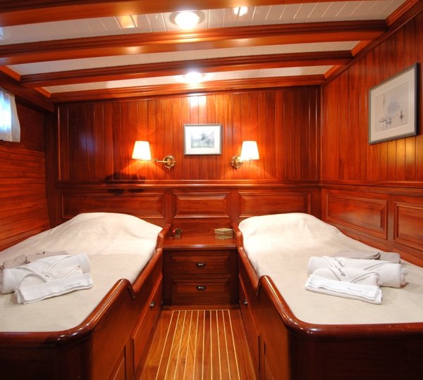 ECCE NAVIGO -  Twin Cabin 2