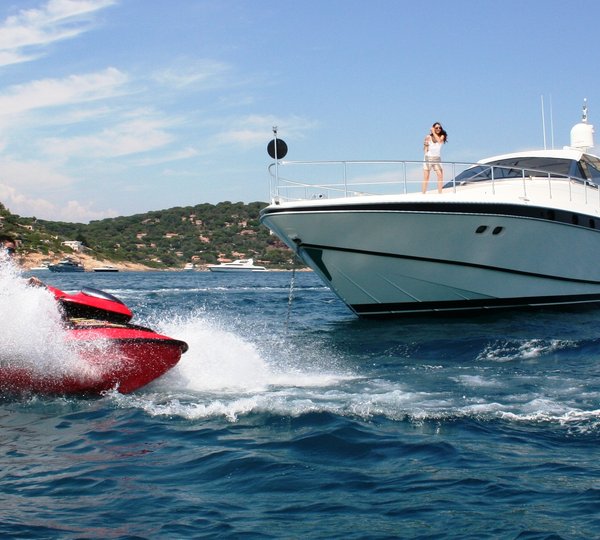 EDEN ERINA - On Charter