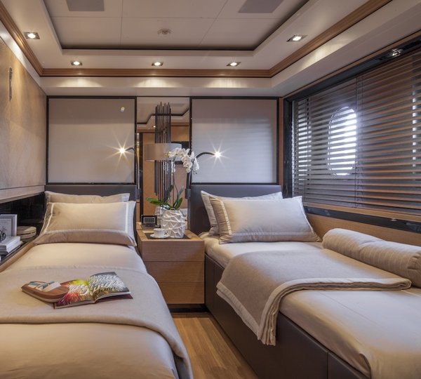 EIGHT - lower deck twin VIP