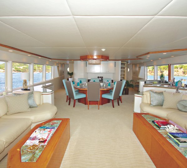 EL JEFE - luxury saloon