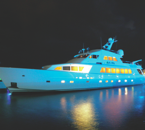 EL JEFE profile at night