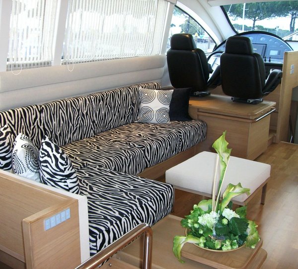 ENCORE - Saloon Seating