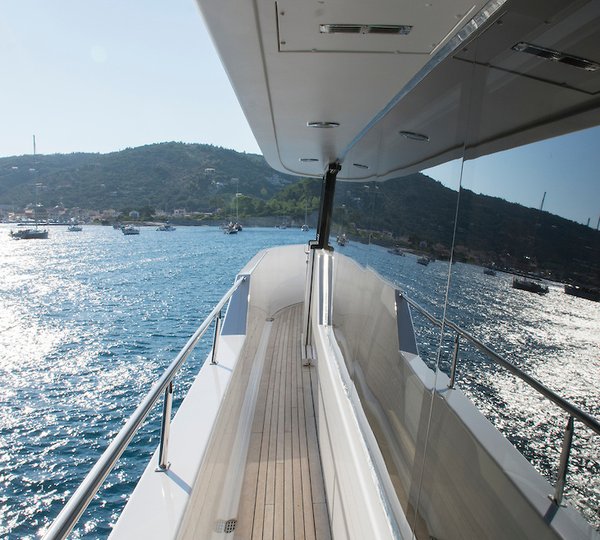 ENDLESS SUMMER Credit Stacy Bass Photography - Side deck003